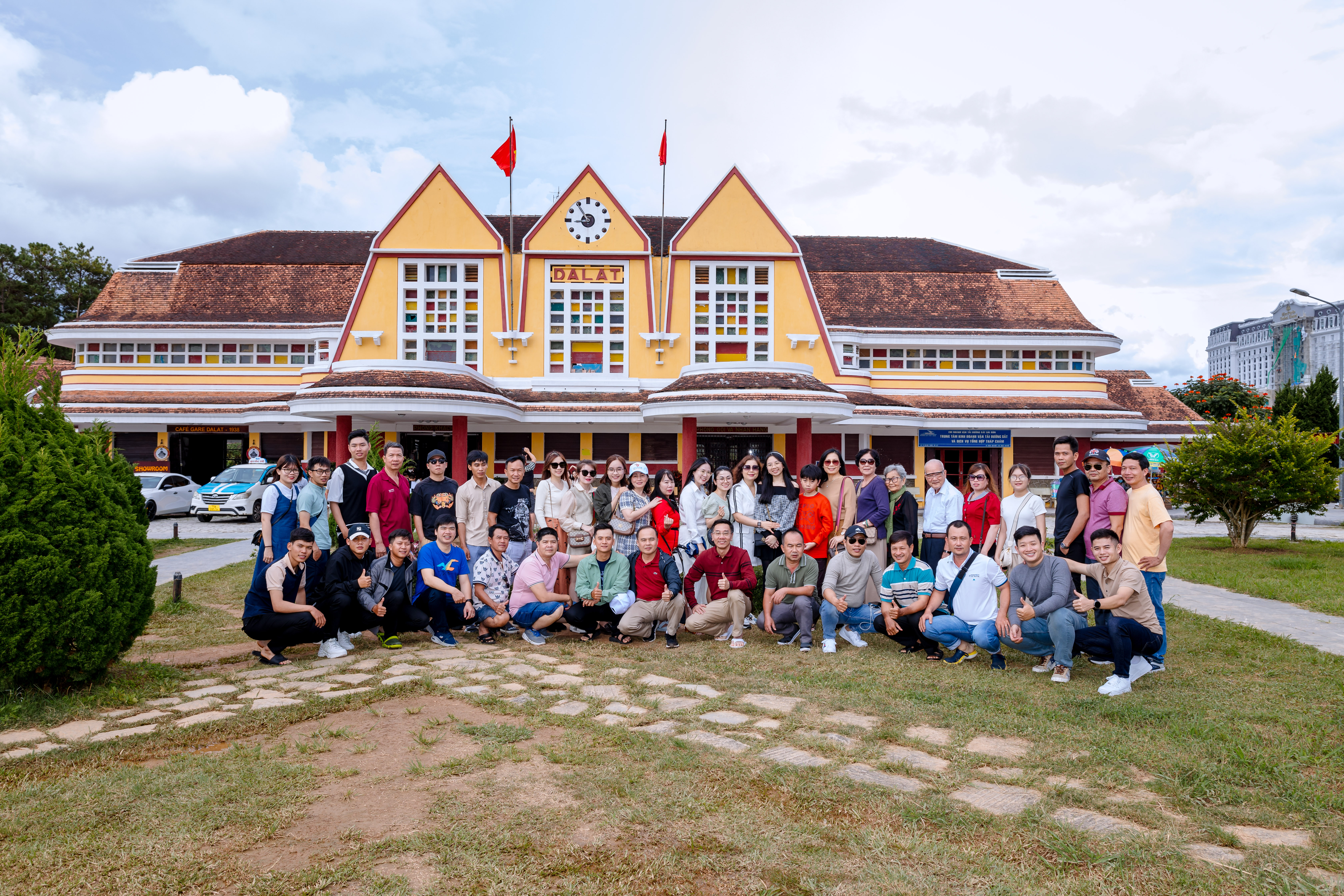 COMPANY TRIP 2023 - 18TH ANNIVERSARY CELEBRATION OF SAWATECH IN DA LAT - THE LAND OF A THOUSAND FLOWERS (14-16/10/2023)